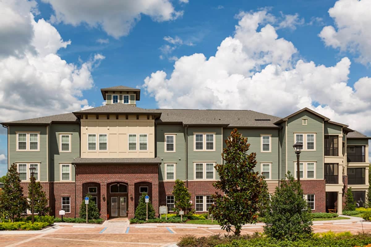 Bell Partners Acquires Florida Apartment Community in Metro Orlando Area