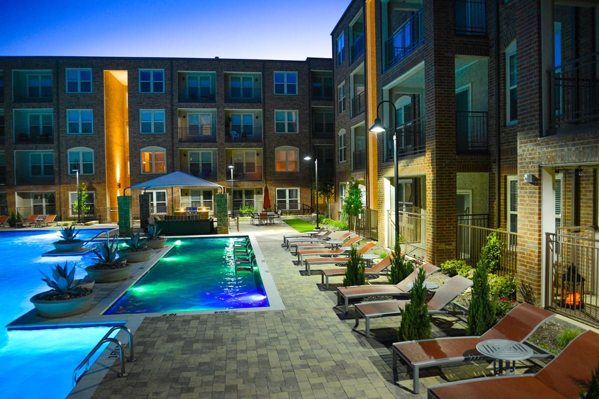 Bell Partners Acquires Apartment Community in Metro Dallas Area