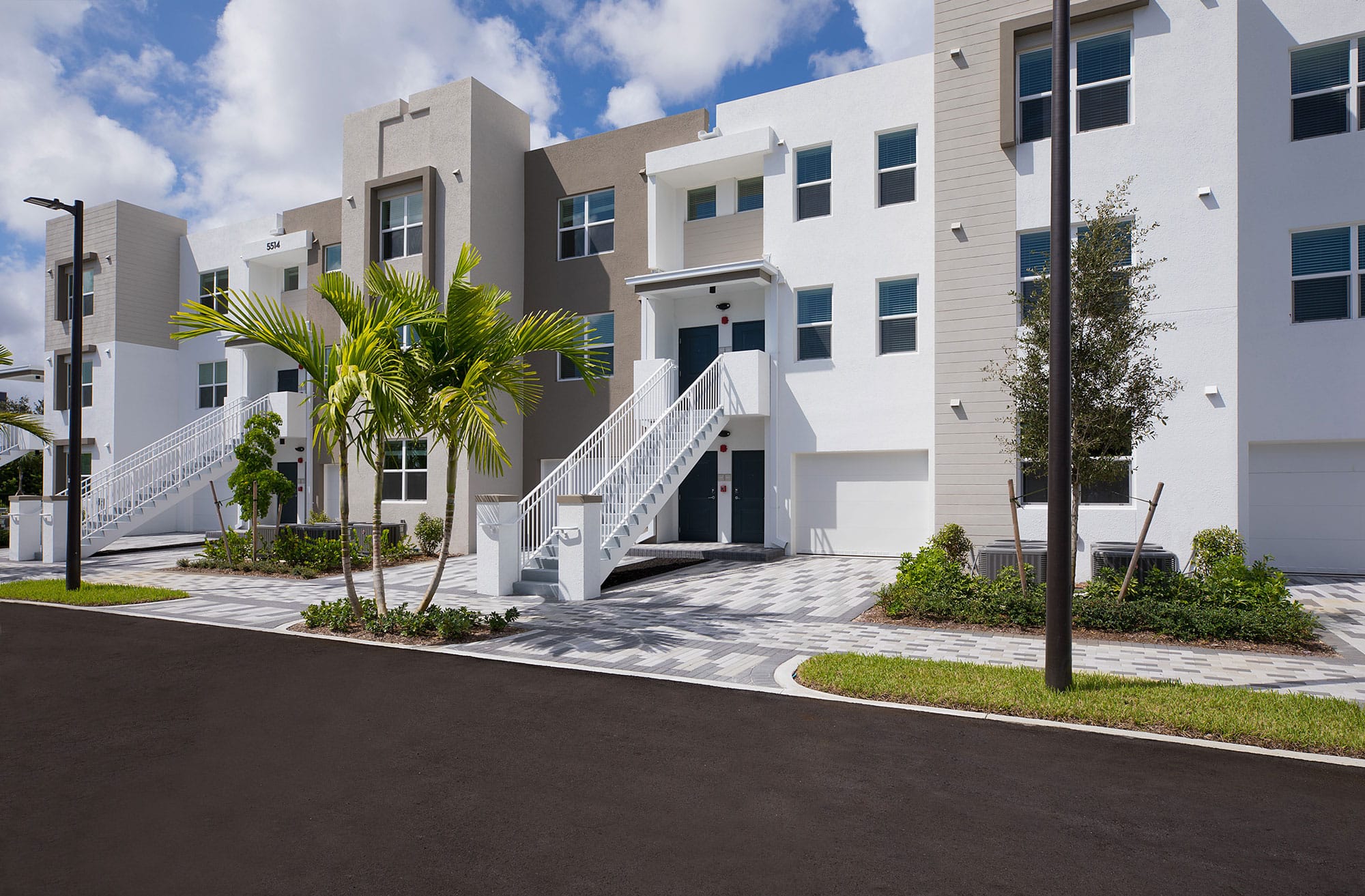 Bell Partners Acquires Two Apartment Communities in Boca Raton, Fla.