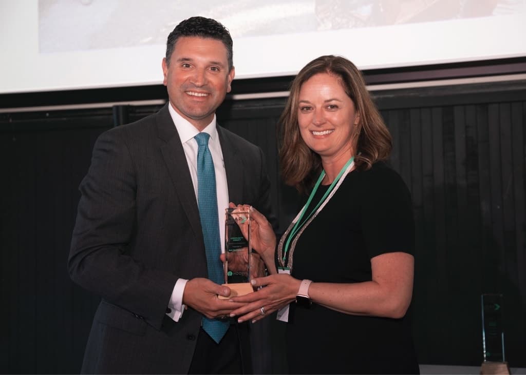 Bell Partners Wins 2023 Community Impact Award from HOOPP